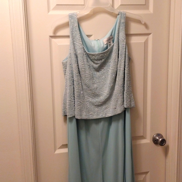 Jeanne Alexander mother of the bride 2-piece dress - Picture 2 of 4